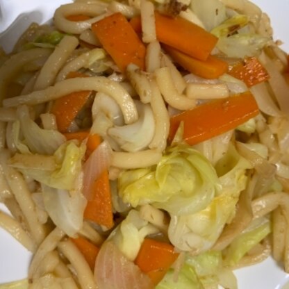 お肉がなかったのでお野菜だけで作りましたが揚げ玉のコクとかつおぶしの香りで美味しくいただきました。